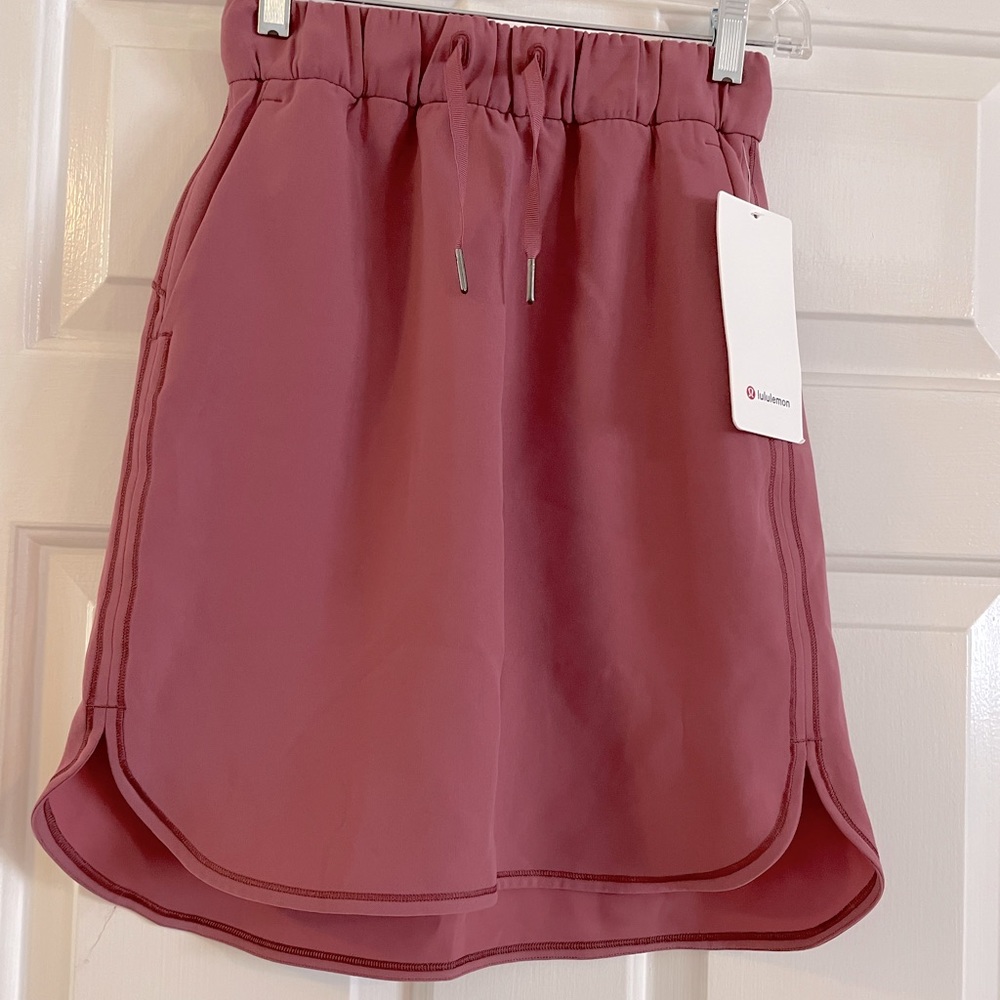 Lululemon On The Fly Skirt. NWT